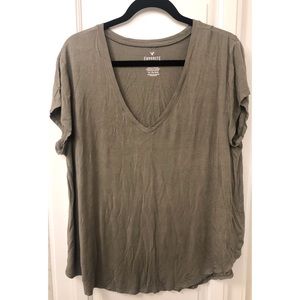 American Eagle Favorite Tee Shirt. New!